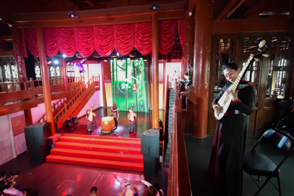 成都龙泉湖喝茶休闲，享受自然养生时光(成都龙泉喝茶的地方)